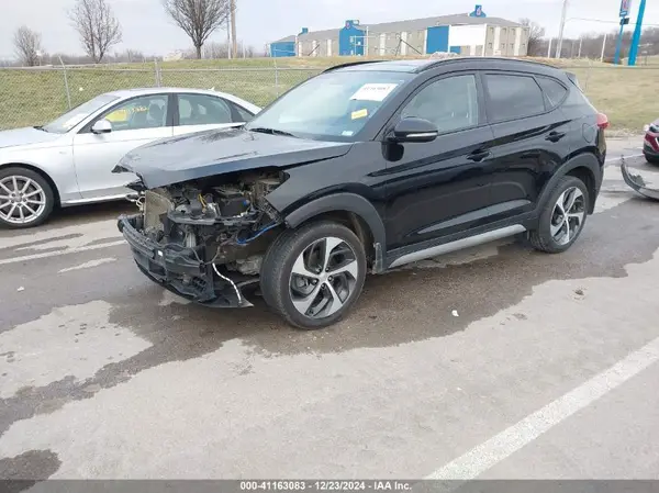 KM8J33A23JU722789 2018 HYUNDAI TUCSON - Image 2