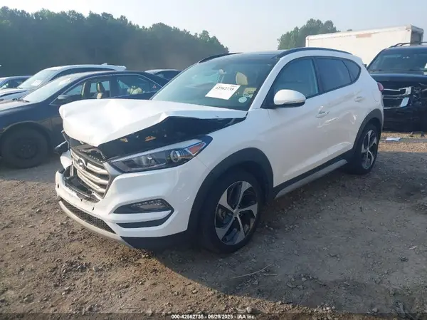 KM8J33A23JU728057 2018 HYUNDAI TUCSON - Image 2