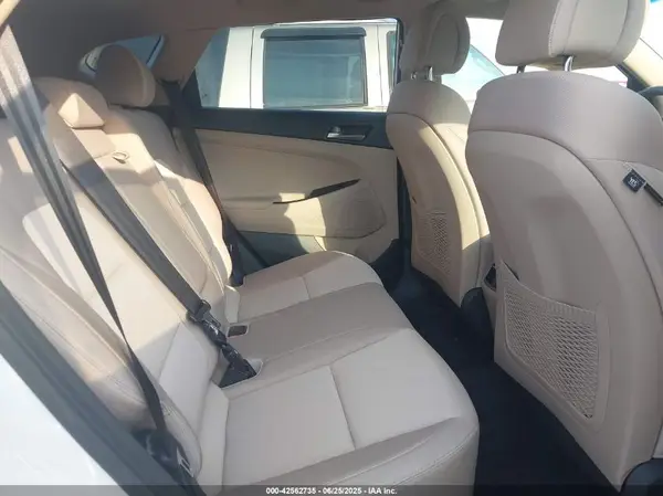 KM8J33A23JU728057 2018 HYUNDAI TUCSON - Image 8