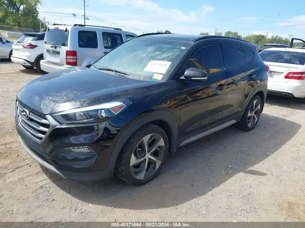 KM8J33A23JU749829 2018 HYUNDAI TUCSON - Image 2