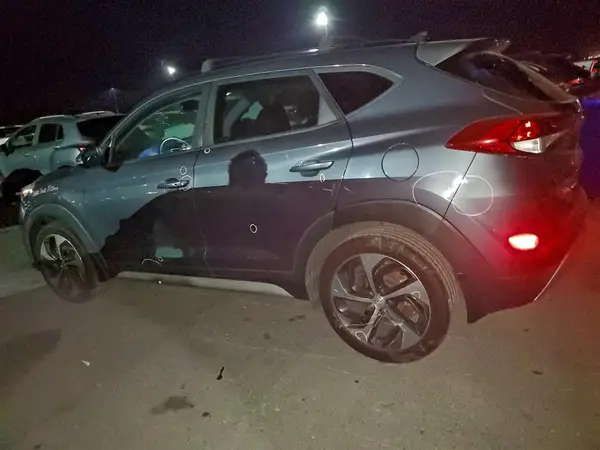 KM8J33A23JU750768 2018 HYUNDAI TUCSON - Image 2