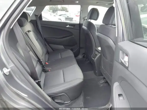 KM8J33A23JU752276 2018 HYUNDAI TUCSON - Image 8
