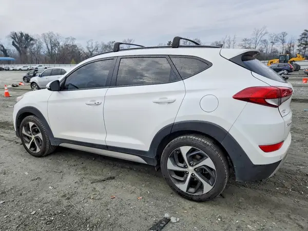 KM8J33A23JU757123 2018 HYUNDAI TUCSON - Image 2