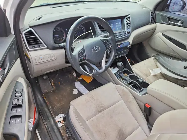 KM8J33A23JU757123 2018 HYUNDAI TUCSON - Image 8