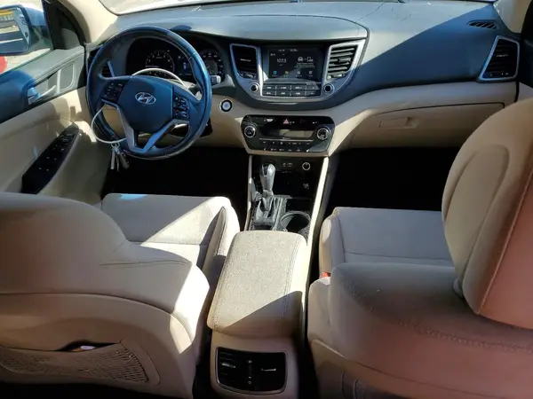 KM8J33A23JU758613 2018 HYUNDAI TUCSON - Image 8
