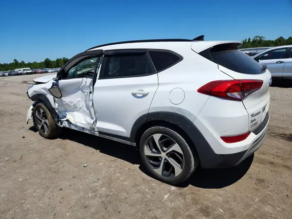 KM8J33A23JU761639 2018 HYUNDAI TUCSON - Image 2