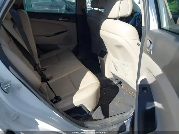 KM8J33A23JU763519 2018 HYUNDAI TUCSON - Image 8
