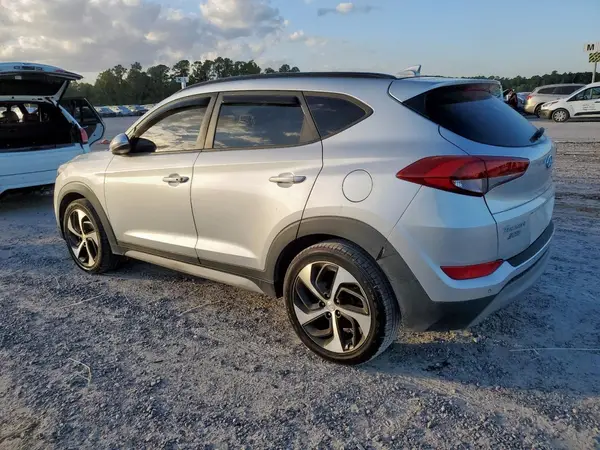 KM8J33A23JU767019 2018 HYUNDAI TUCSON - Image 2