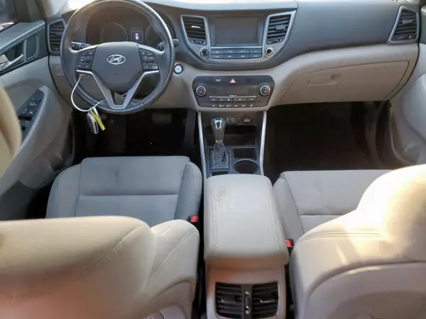 KM8J33A23JU767019 2018 HYUNDAI TUCSON - Image 8