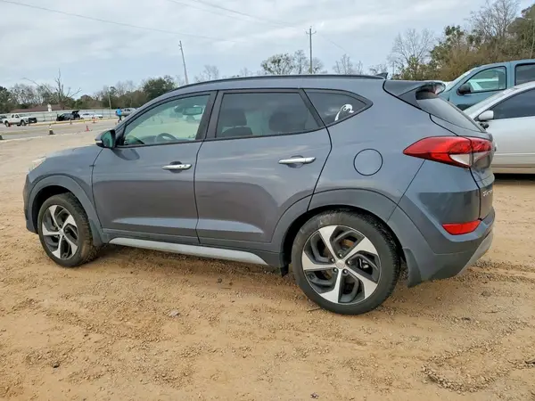 KM8J33A23JU787142 2018 HYUNDAI TUCSON - Image 2