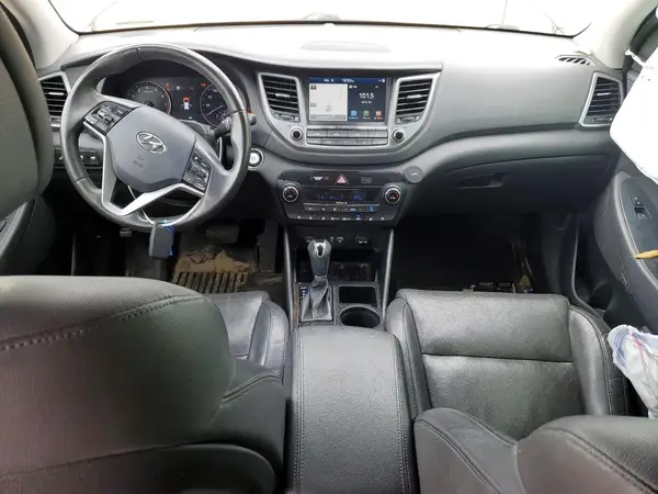 KM8J33A23JU787142 2018 HYUNDAI TUCSON - Image 8