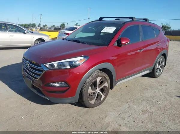 KM8J33A23JU795631 2018 HYUNDAI TUCSON - Image 2