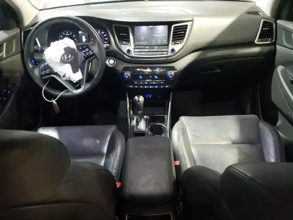 KM8J33A23JU795712 2018 HYUNDAI TUCSON - Image 8