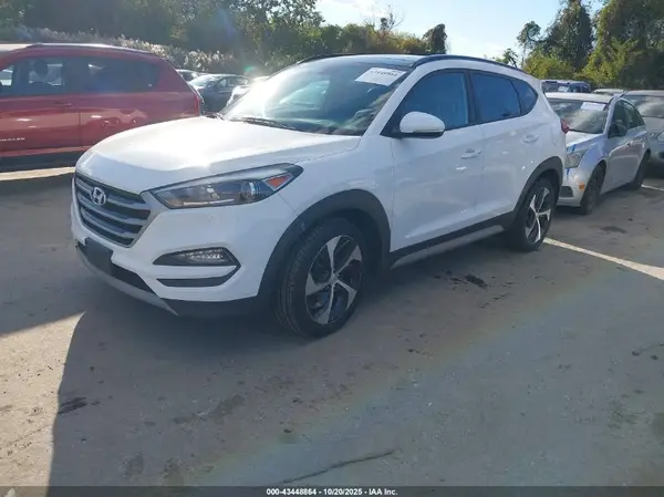 KM8J33A23JU809687 2018 HYUNDAI TUCSON - Image 2