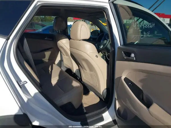 KM8J33A23JU809687 2018 HYUNDAI TUCSON - Image 8