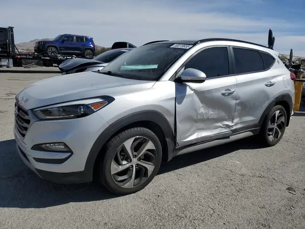 KM8J33A23JU814274 2018 HYUNDAI TUCSON - Image 1