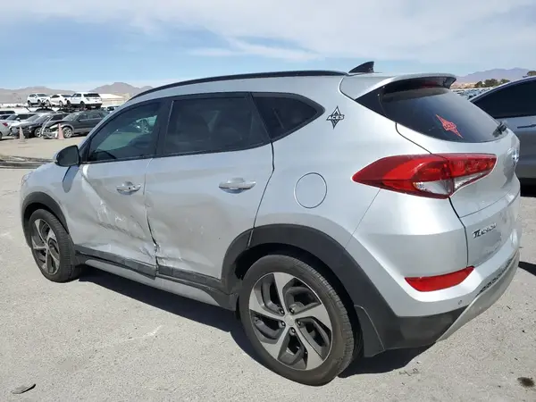 KM8J33A23JU814274 2018 HYUNDAI TUCSON - Image 2