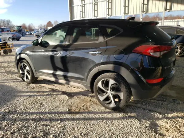 KM8J33A23JU822522 2018 HYUNDAI TUCSON - Image 2