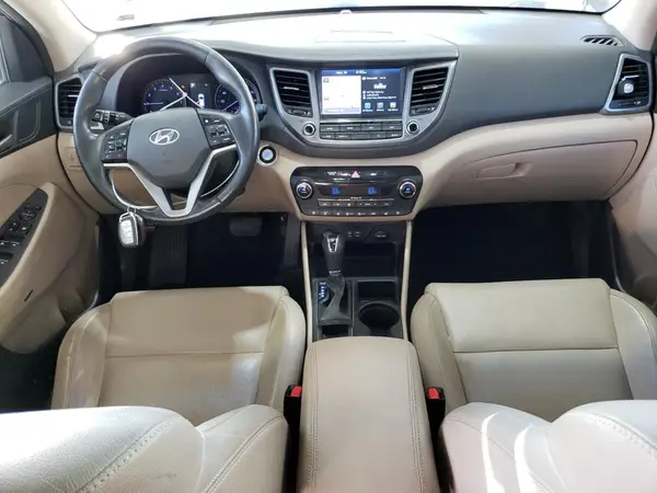 KM8J33A23JU822522 2018 HYUNDAI TUCSON - Image 8