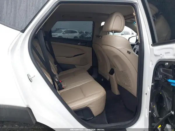 KM8J33A24GU082763 2016 HYUNDAI TUCSON - Image 8