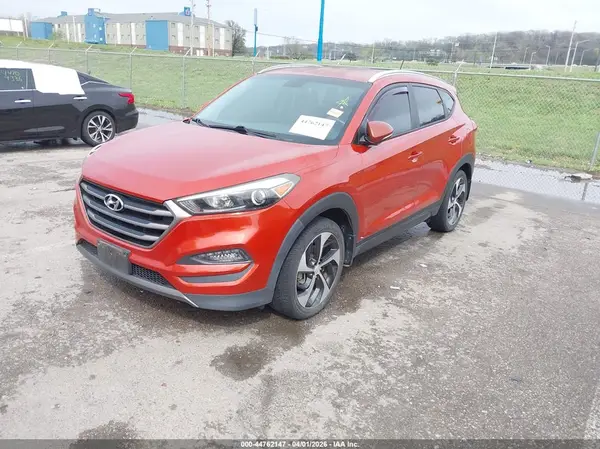KM8J33A24GU096162 2016 HYUNDAI TUCSON - Image 2