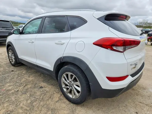 KM8J33A24GU101313 2016 HYUNDAI TUCSON - Image 2
