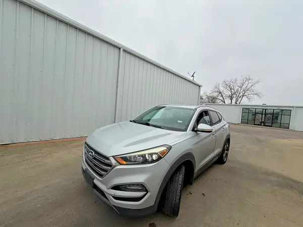 KM8J33A24GU154982 2016 HYUNDAI TUCSON - Image 2