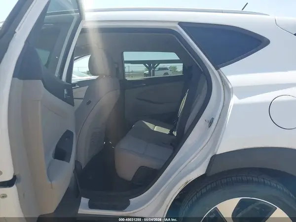 KM8J33A24GU197573 2016 HYUNDAI TUCSON - Image 8