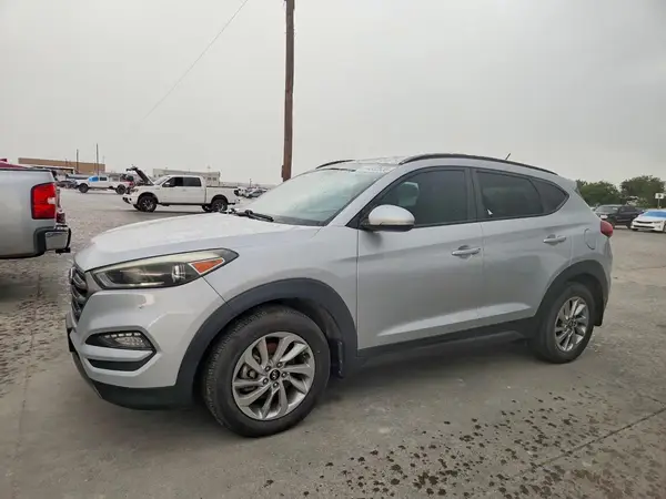 KM8J33A24GU233245 2016 HYUNDAI TUCSON - Image 1
