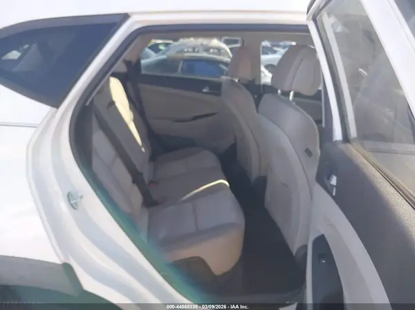 KM8J33A24GU242401 2016 HYUNDAI TUCSON - Image 8