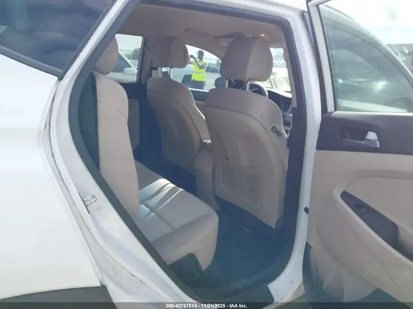 KM8J33A24GU254063 2016 HYUNDAI TUCSON - Image 8