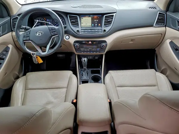 KM8J33A24HU273276 2017 HYUNDAI TUCSON - Image 8