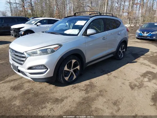 KM8J33A24HU274671 2017 HYUNDAI TUCSON - Image 2