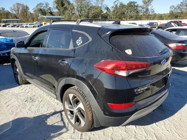 KM8J33A24HU275576 2017 HYUNDAI TUCSON - Image 2