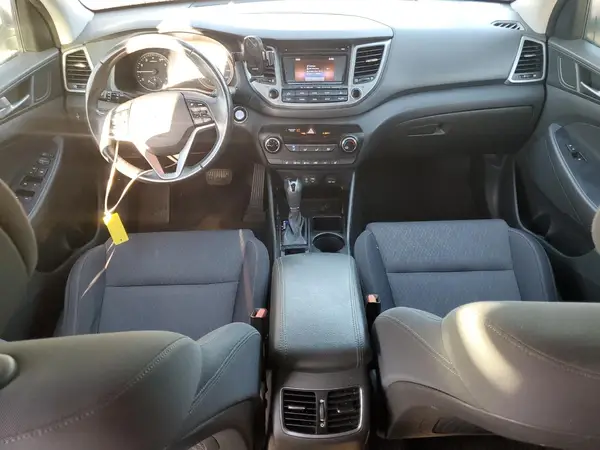 KM8J33A24HU280874 2017 HYUNDAI TUCSON - Image 8