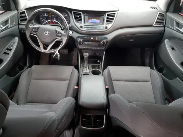 KM8J33A24HU281071 2017 HYUNDAI TUCSON - Image 8