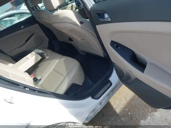 KM8J33A24HU293706 2017 HYUNDAI TUCSON - Image 8