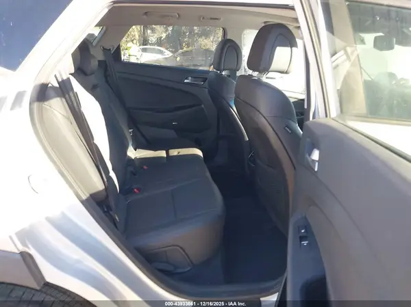 KM8J33A24HU312030 2017 HYUNDAI TUCSON - Image 8