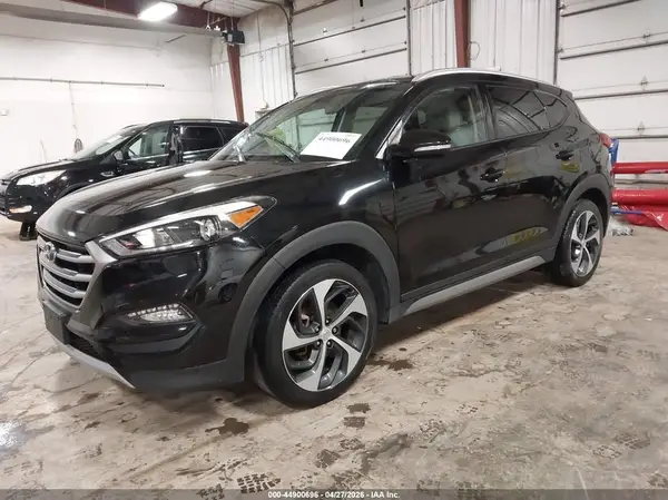 KM8J33A24HU316580 2017 HYUNDAI TUCSON - Image 2