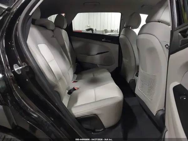 KM8J33A24HU316580 2017 HYUNDAI TUCSON - Image 8