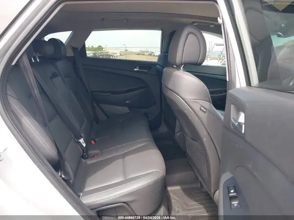 KM8J33A24HU342161 2017 HYUNDAI TUCSON - Image 8