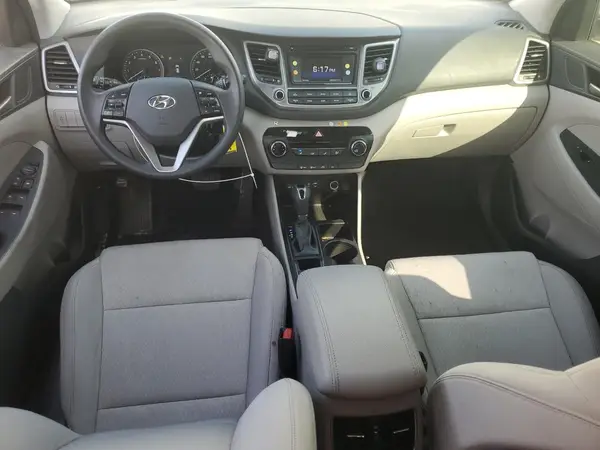 KM8J33A24HU355668 2017 HYUNDAI TUCSON - Image 8