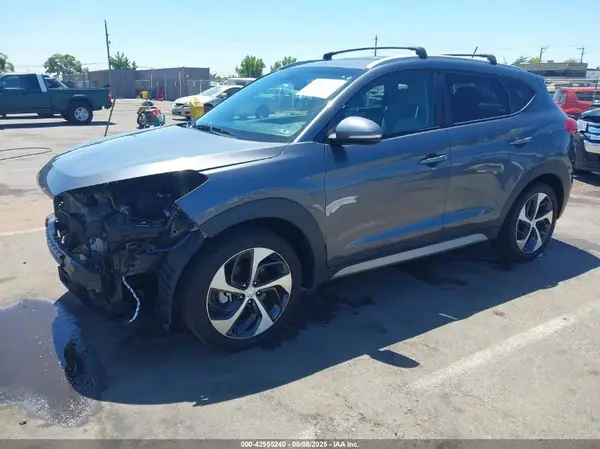 KM8J33A24HU357405 2017 HYUNDAI TUCSON - Image 2