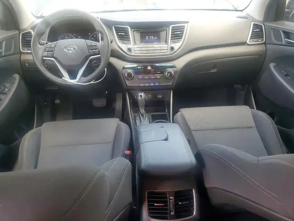 KM8J33A24HU357694 2017 HYUNDAI TUCSON - Image 8