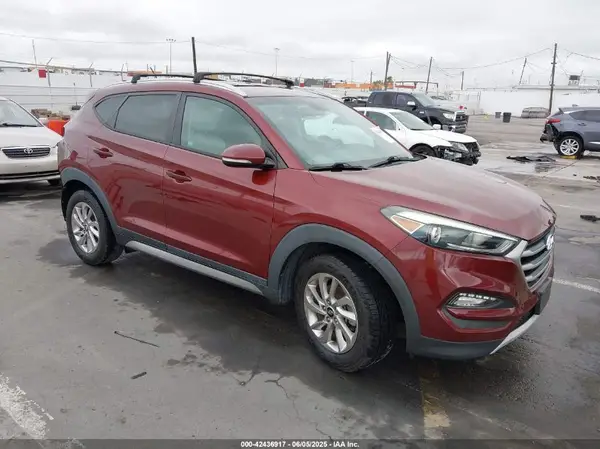 KM8J33A24HU359185 2017 HYUNDAI TUCSON - Image 1