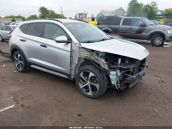 KM8J33A24HU364225 2017 HYUNDAI TUCSON - Image 1