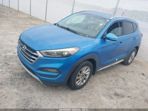 KM8J33A24HU367772 2017 HYUNDAI TUCSON - Image 2
