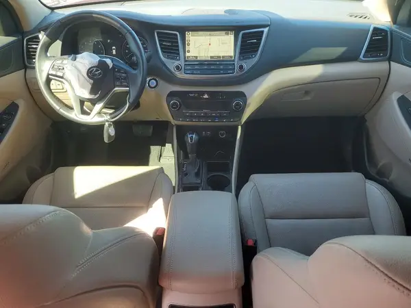 KM8J33A24HU368775 2017 HYUNDAI TUCSON - Image 8