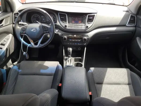 KM8J33A24HU368808 2017 HYUNDAI TUCSON - Image 8