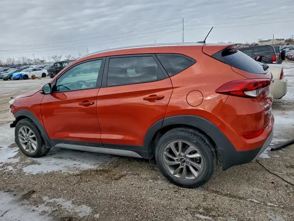 KM8J33A24HU370932 2017 HYUNDAI TUCSON - Image 2